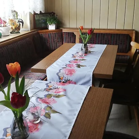 Zur Alten Eiche Bed & Breakfast *