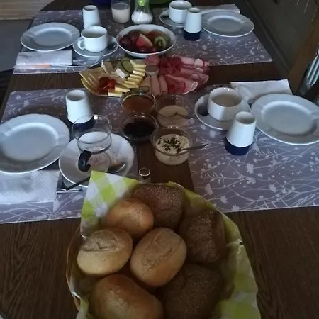 Zur Alten Eiche Bed and Breakfast 3*