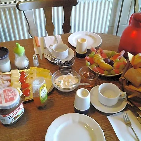 Zur Alten Eiche Bed and Breakfast 3*