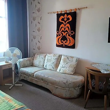 Zur Alten Eiche Bed and Breakfast 3*